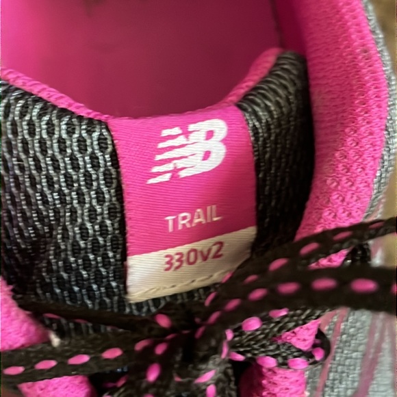 New Balance 330v2 Trail Running Shoe / SZ 11 - Picture 4 of 7